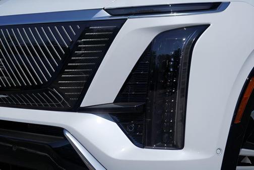 2026 Cadillac VISTIQ Luxury