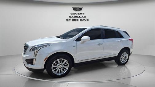 Crystal White Tricoat 2017 Cadillac XT5 Base