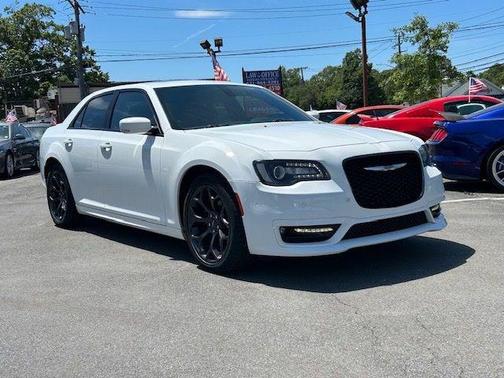 Bright White Clearcoat 2019 Chrysler 300 S