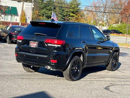 2022 Jeep Grand Cherokee Laredo