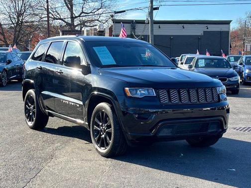2022 Jeep Grand Cherokee Laredo