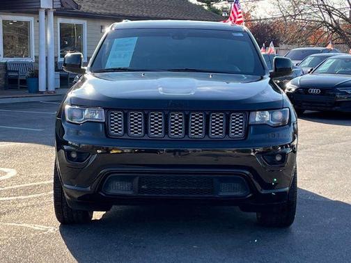 2022 Jeep Grand Cherokee Laredo