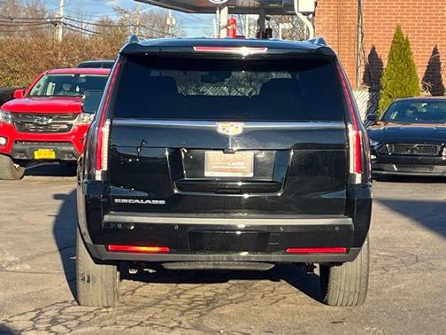 2018 Cadillac Escalade Luxury