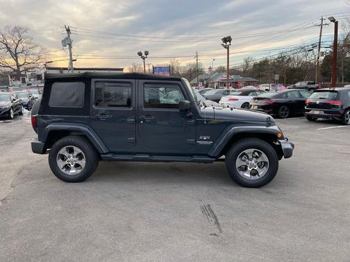2017 Jeep Wrangler Unlimited Sahara