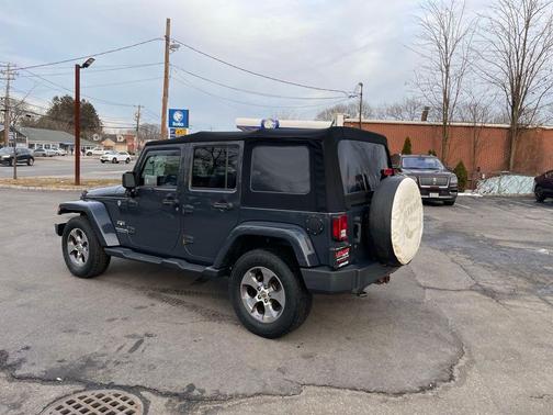 2017 Jeep Wrangler Unlimited Sahara