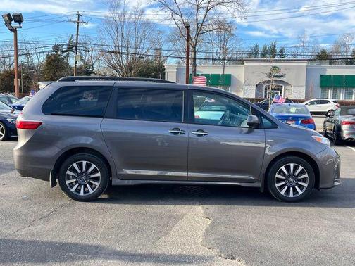 2020 Toyota Sienna Limited Premium