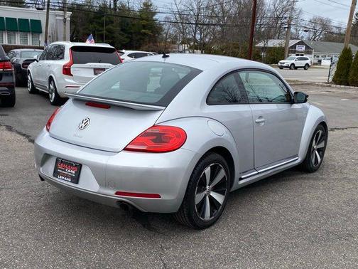 2012 Volkswagen Beetle Base