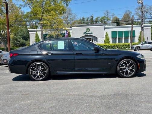 Black Sapphire Metallic 2021 BMW 530 xDrive