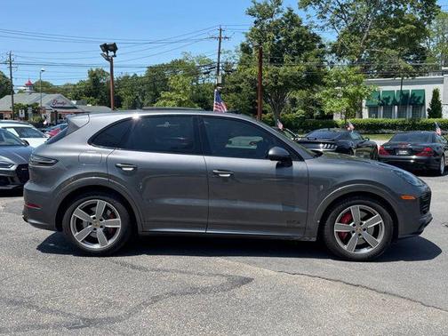 2021 Porsche Cayenne GTS