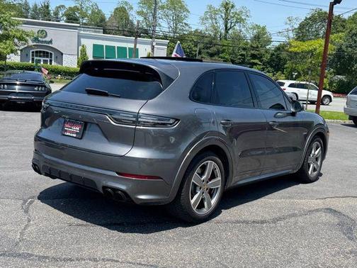 2021 Porsche Cayenne GTS