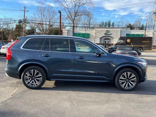2020 Volvo XC90 T6 Momentum