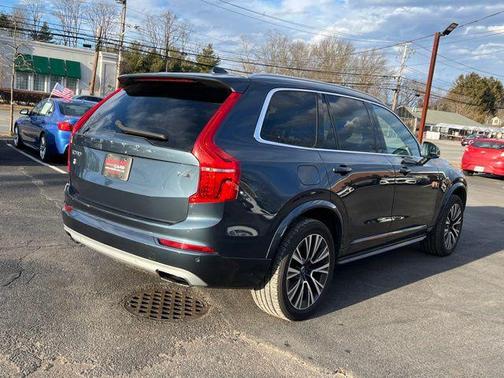 2020 Volvo XC90 T6 Momentum