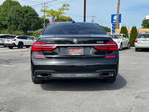 Black Sapphire Metallic 2019 BMW 740 xDrive