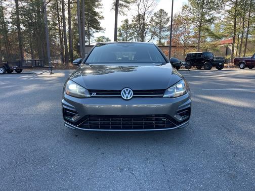 2019 Volkswagen Golf R 2.0T w/DCC & Navigation