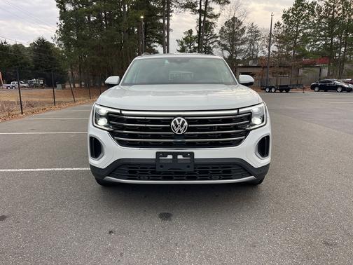 2024 Volkswagen Atlas 2.0T SE