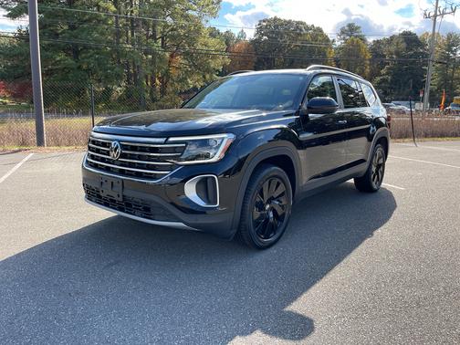 2025 Volkswagen Atlas 2.0T SE