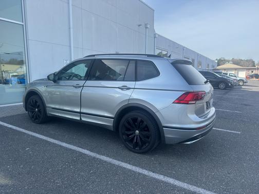 2021 Volkswagen Tiguan 2.0T SE R-Line Black