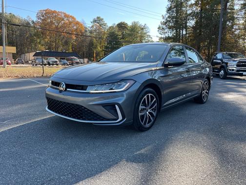 2025 Volkswagen Jetta 1.5T SE