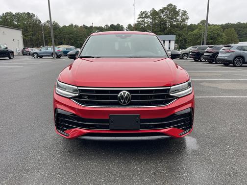 2024 Volkswagen Tiguan 2.0T SE R-Line Black