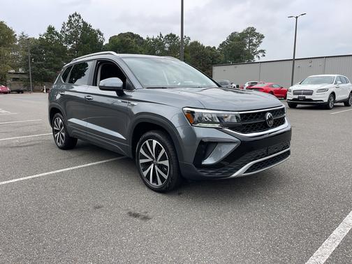 2024 Volkswagen Taos 1.5T SE