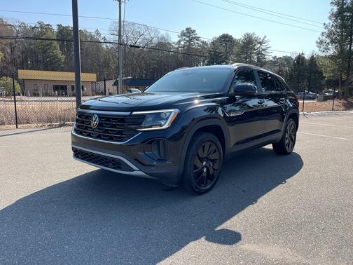 2024 Volkswagen Atlas Cross Sport 2.0T SE w/ Technology