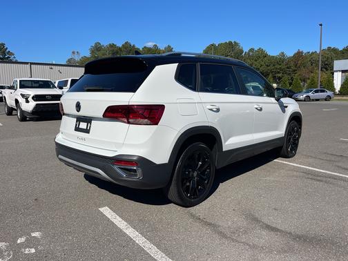 2024 Volkswagen Taos 1.5T SE