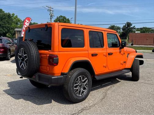 2025 Jeep Wrangler 4-Door Sahara 4x4