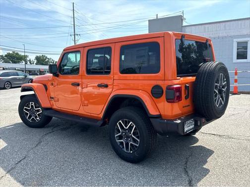 2025 Jeep Wrangler 4-Door Sahara 4x4