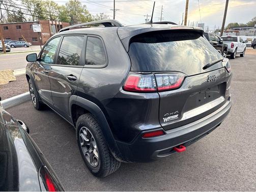 Granite Crystal Metallic Clearcoat 2022 Jeep Cherokee Trailhawk