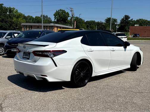 2024 Toyota Camry Hybrid SE