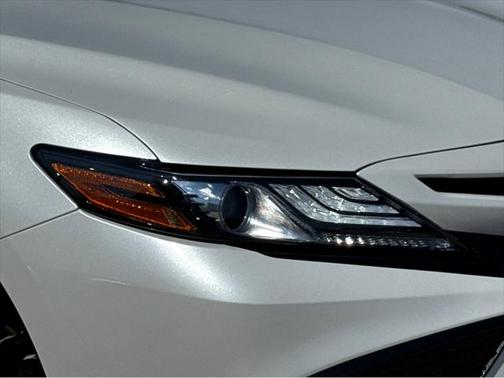2024 Toyota Camry Hybrid SE