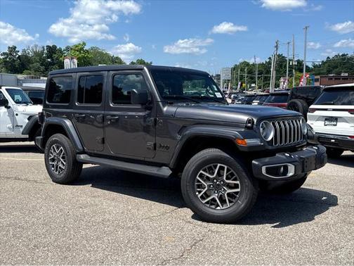 2025 Jeep Wrangler 4-Door Sahara 4x4