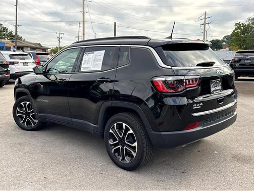 Diamond Black Crystal Pearlcoat 2024 Jeep Compass Limited 4x4