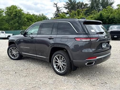 2025 Jeep Grand Cherokee Summit