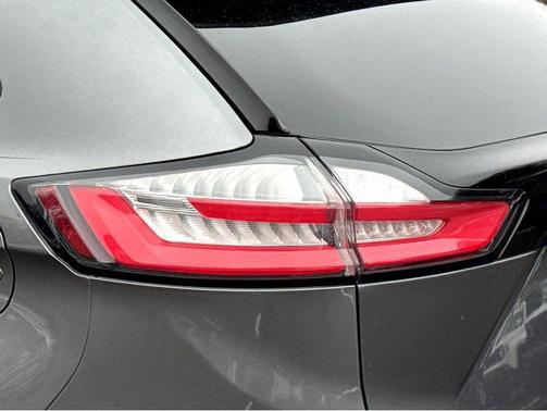 2022 Ford Edge ST Line