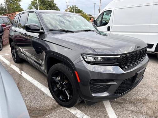 2023 Jeep Grand Cherokee Altitude