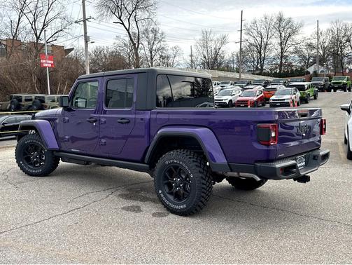 2026 Jeep Gladiator Willys 4x4