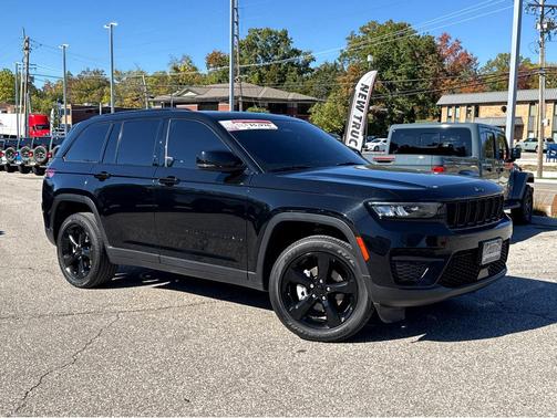 2022 Jeep Grand Cherokee Altitude