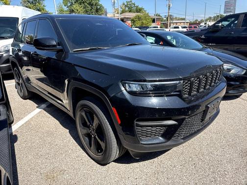 2022 Jeep Grand Cherokee Altitude