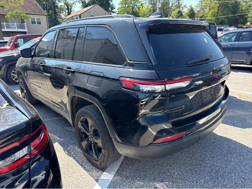 2022 Jeep Grand Cherokee Altitude