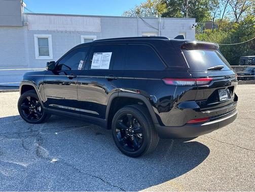 2022 Jeep Grand Cherokee Altitude