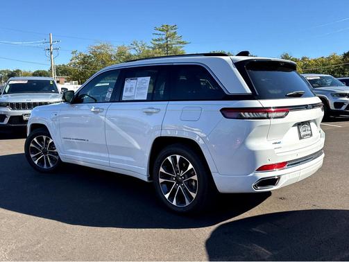 2022 Jeep Grand Cherokee 4xe Overland