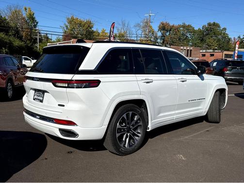 2022 Jeep Grand Cherokee 4xe Overland