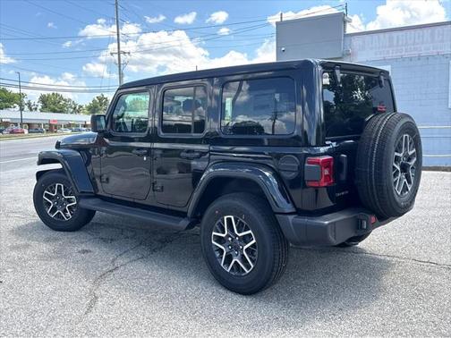 2025 Jeep Wrangler 4-Door Sahara 4x4