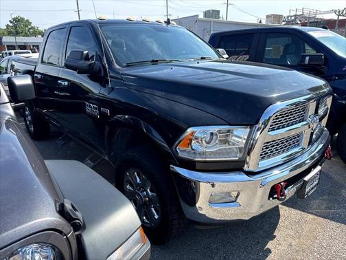 2018 RAM 2500 Laramie Crew Cab 4x4 6'4' Box