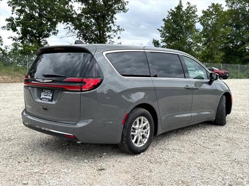 2025 Chrysler Pacifica L