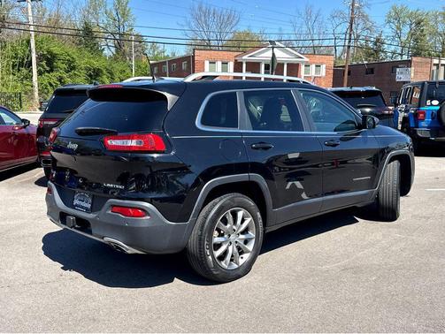 Diamond Black Crystal Pearlcoat 2018 Jeep Cherokee Limited