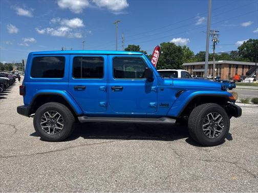 2025 Jeep Wrangler 4-Door Sahara 4x4