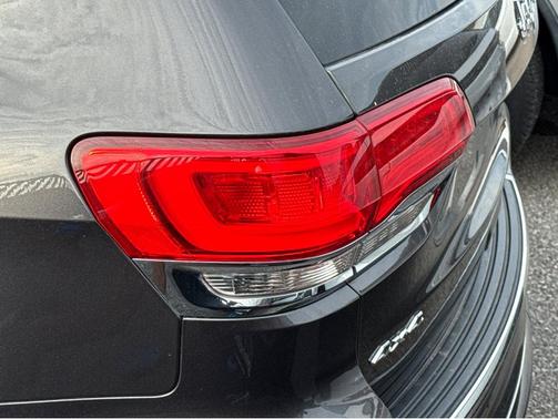 2018 Jeep Grand Cherokee Summit