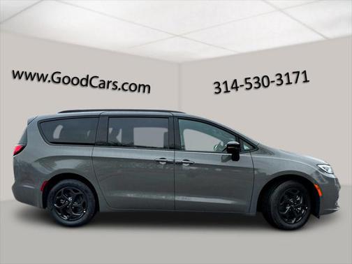 2025 Chrysler Pacifica Hybrid Premium S Appearance Pkg
